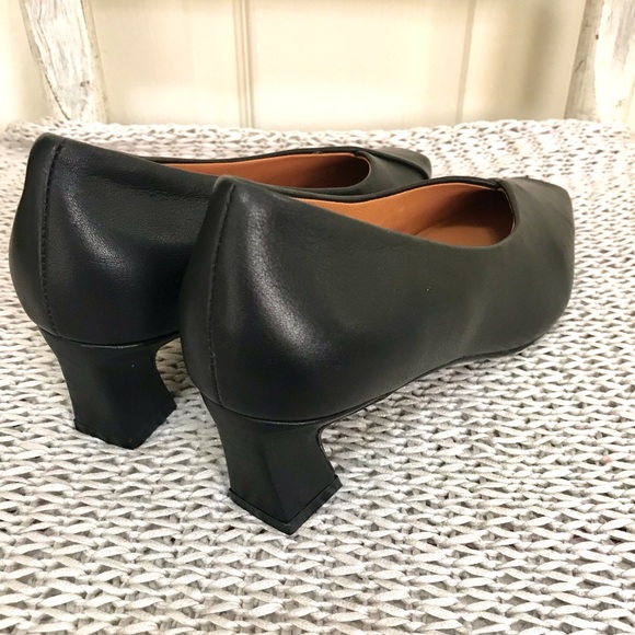 NWOT Rim Rim Leather Pumps Black - Picture 5 of 16